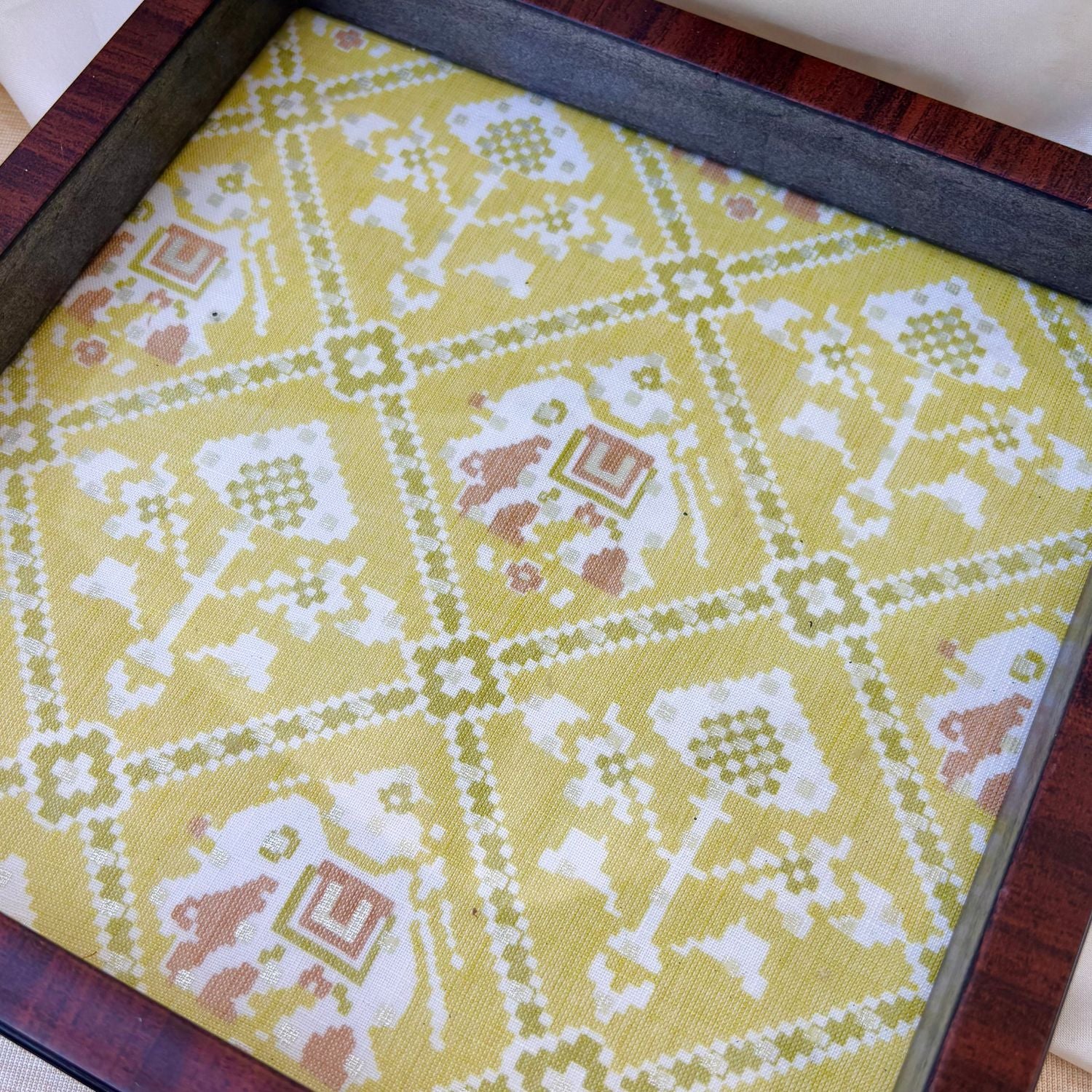 Luxurious Lime Green Patola tray and coasters, designed for high-end gifting and enhancing exclusive home settings.