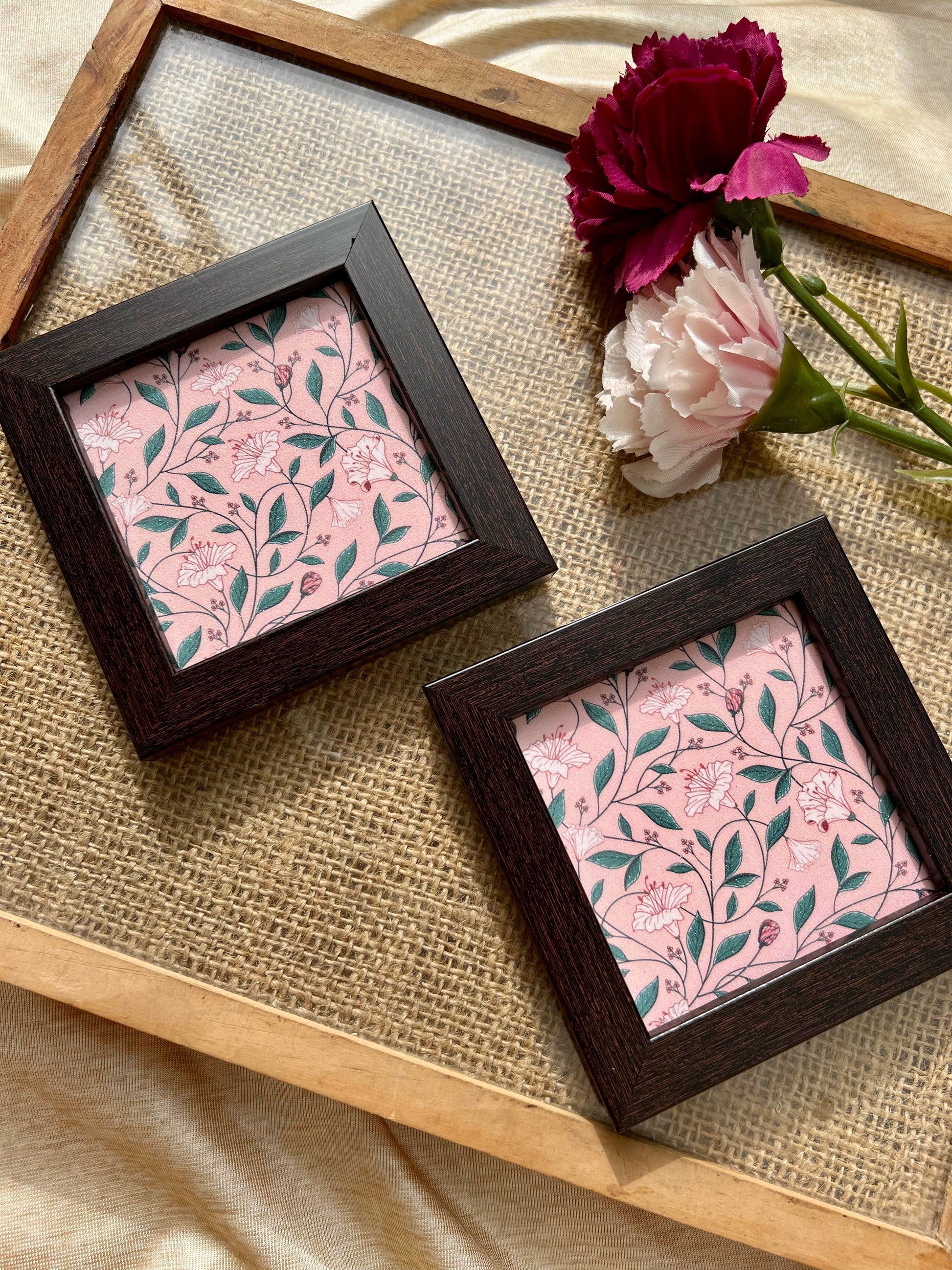 Blush Vine Meadow coaster – handcrafted design for refined interiors
Soft and stylish coaster for elegant home décor, gifting, or dining table accents