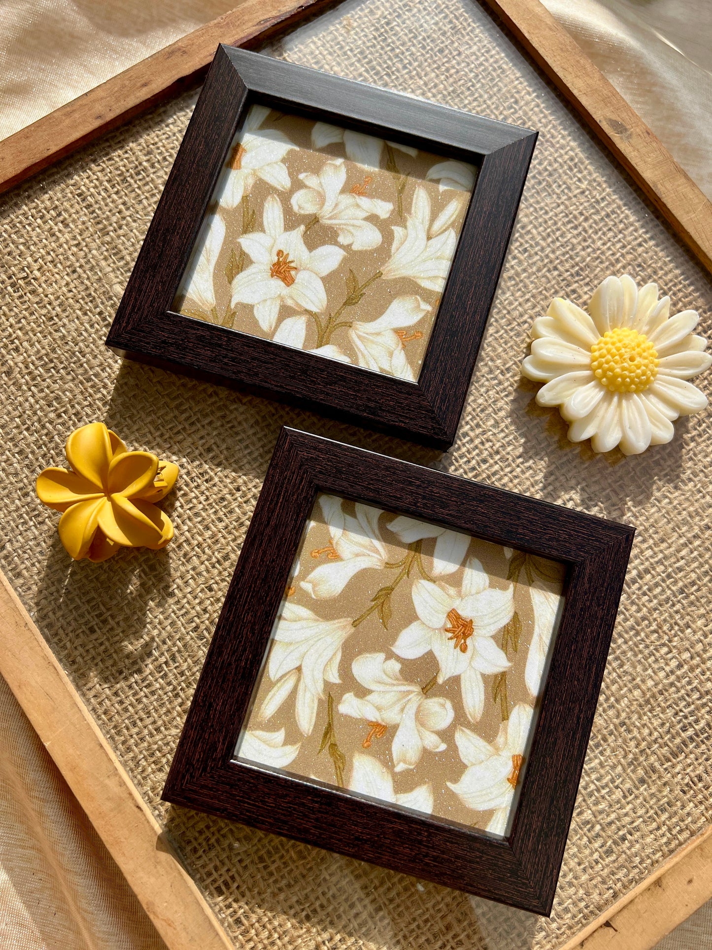 Whispers of Lily coaster – delicate, stain-proof, and ideal for coffee table styling.
Handcrafted lily coaster with sparkle finish, great for elegant spaces and premium gifting.