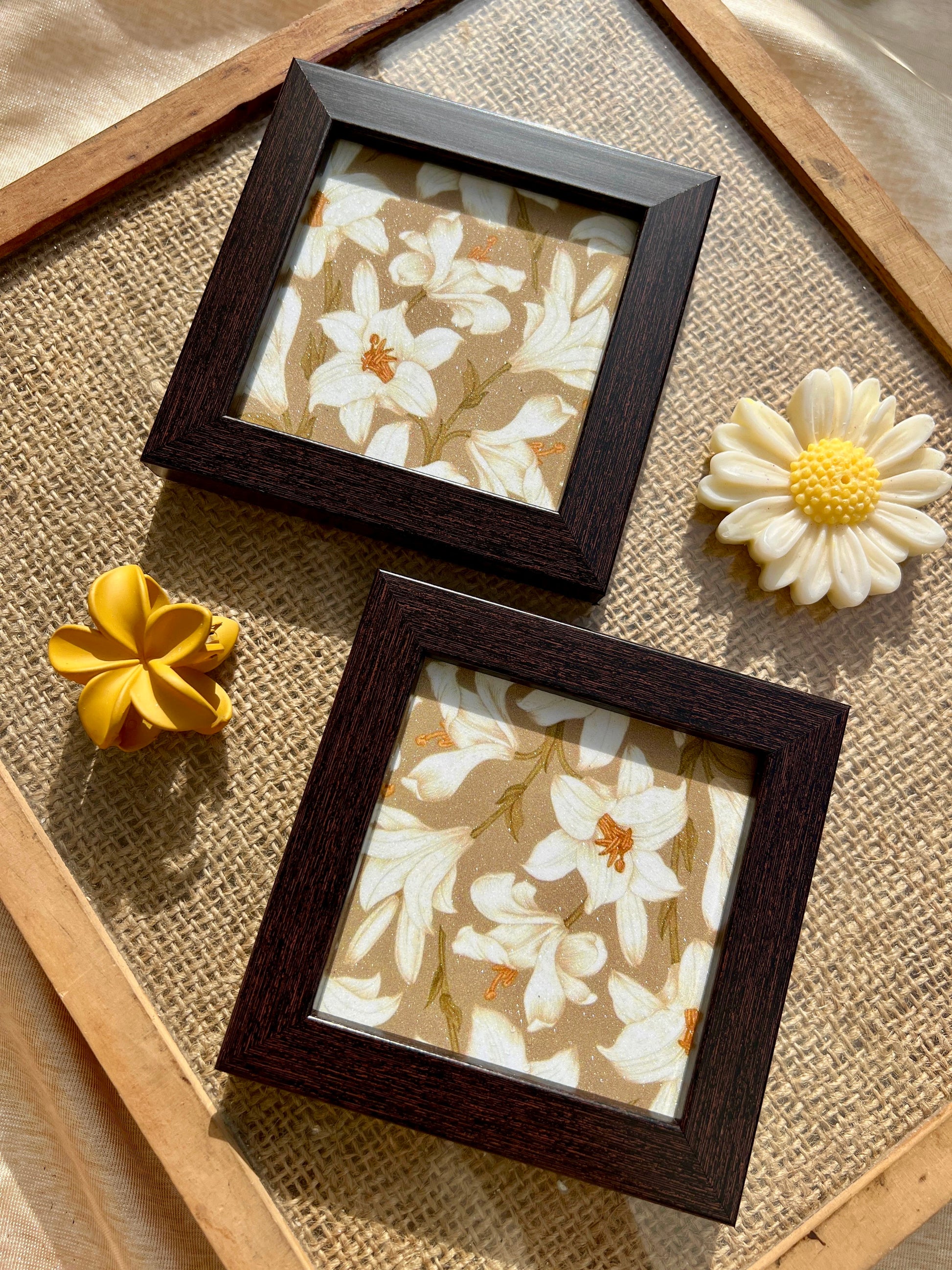 Whispers of Lily coaster – delicate, stain-proof, and ideal for coffee table styling.
Handcrafted lily coaster with sparkle finish, great for elegant spaces and premium gifting.