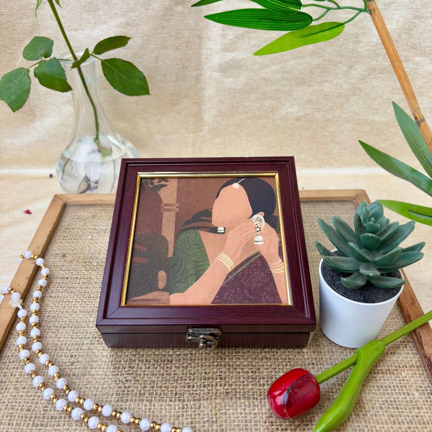 Luxury handcrafted jewellery box with a vintage Indian art-inspired design. A functional and aesthetic home accessory for jewellery lovers