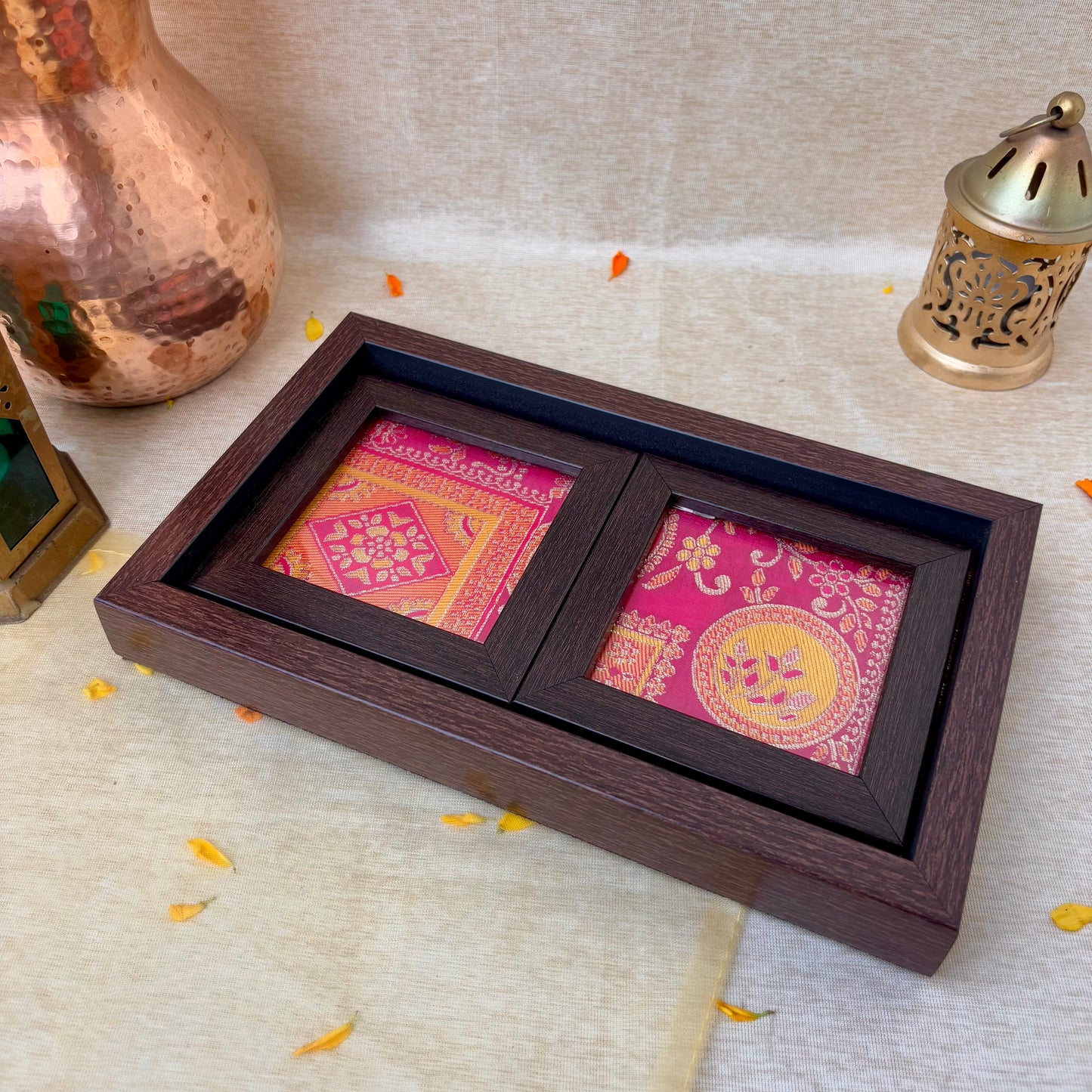 royal style tray with coasters for serving guests
premium Indian serveware tray and coaster set
traditional gifting tray set with matching coasters