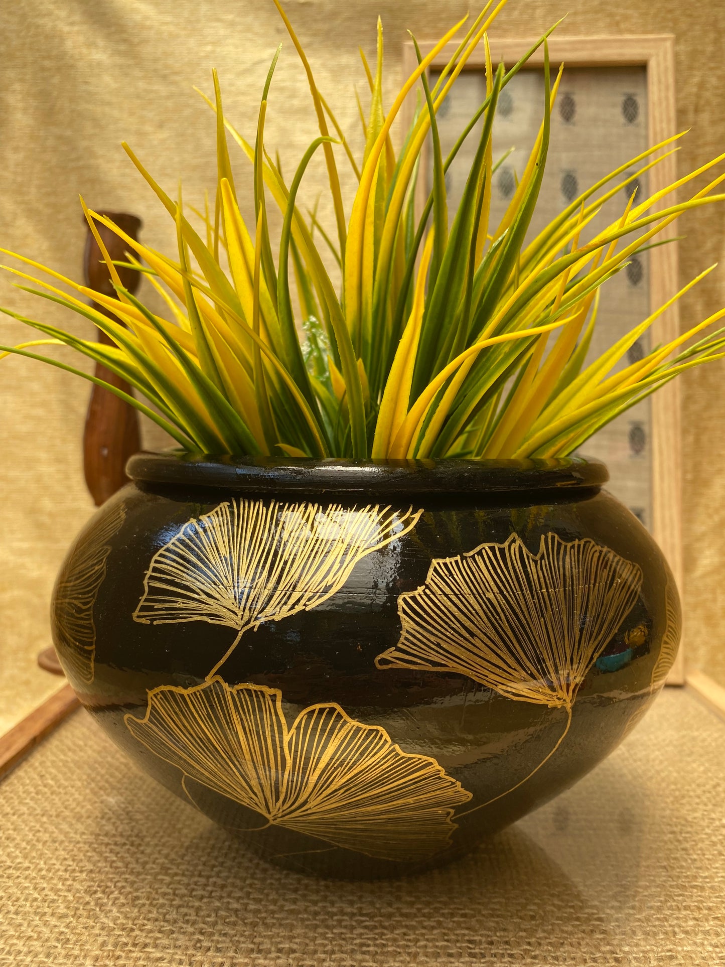 Golden Line Art Planter Set