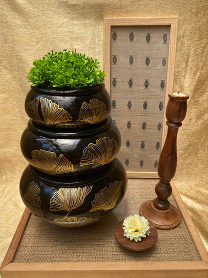 Golden Line Art Planter Set